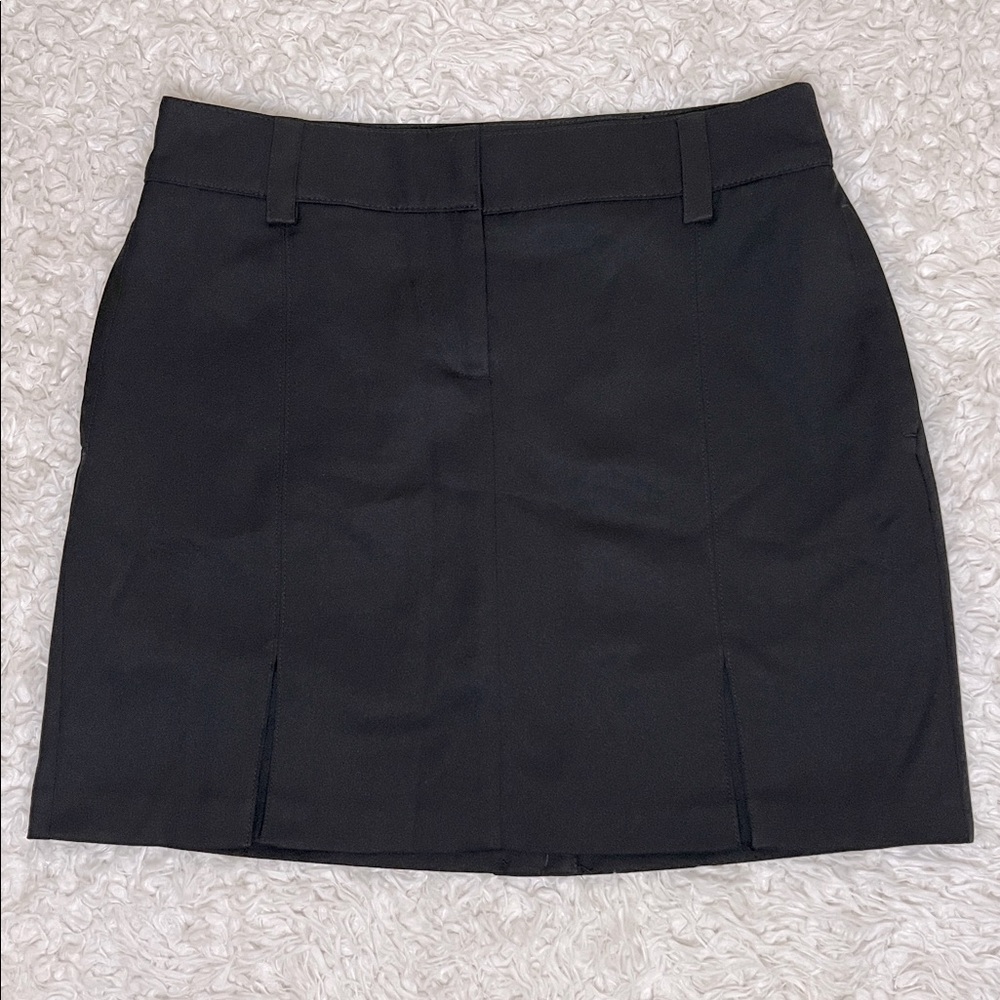IZOD Golf Skort Activewear Outdoor Skirt Shorts Sz 4 Pockets